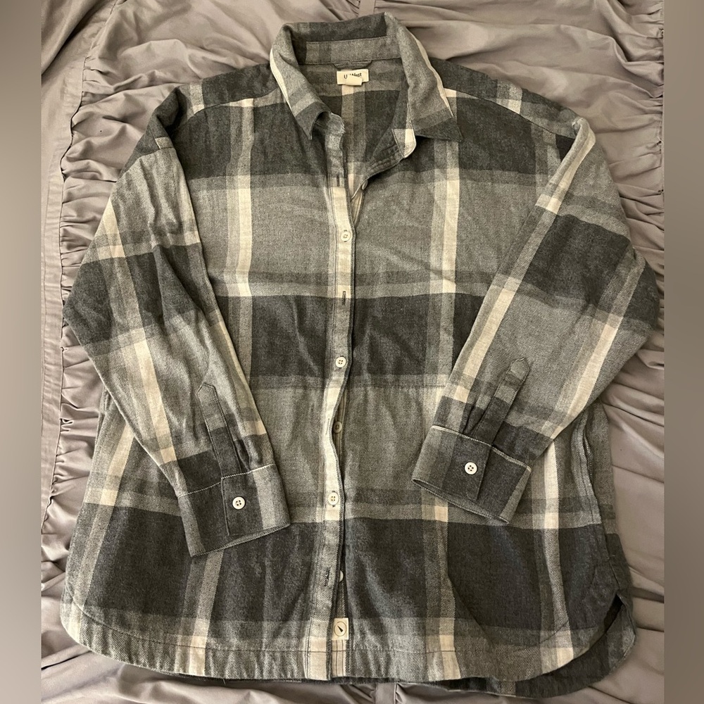 Upwest Women’s Gray Plaid Button-Up Shirt with Pockets